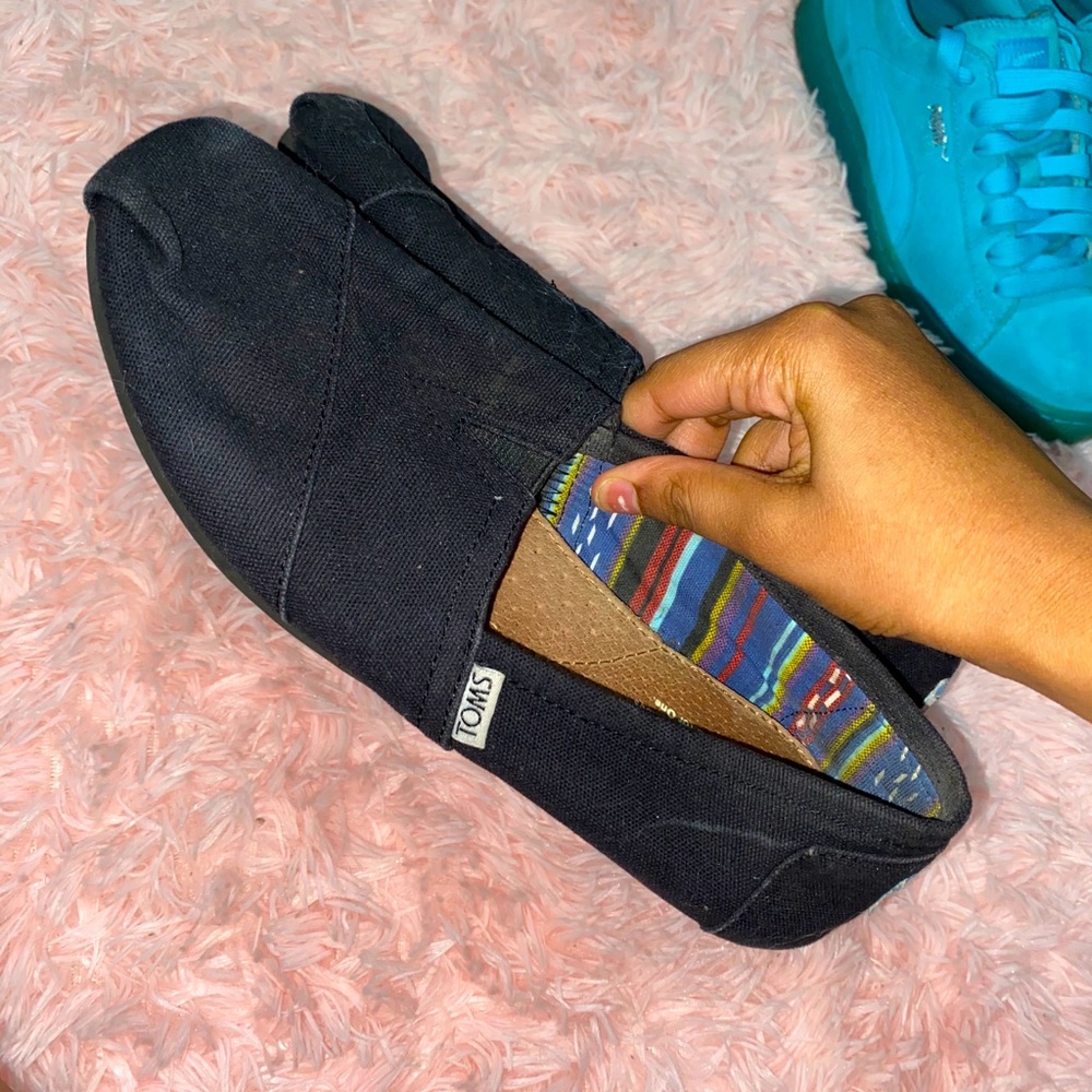Toms